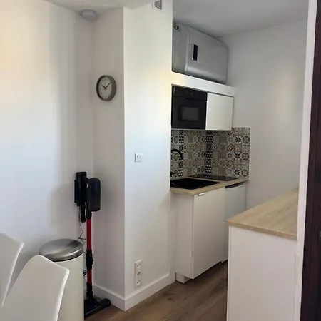 Апартаменти Confort-terrasse-parking-wifi-cap D'agde *